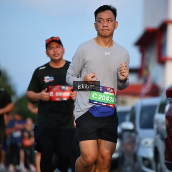 Runner Photo 3706640