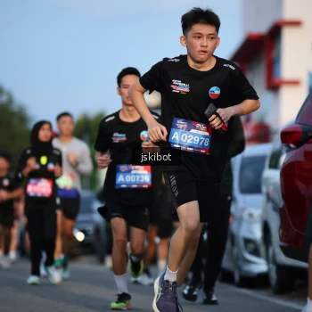 Runner Photo 3706652