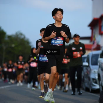 Runner Photo 3706667