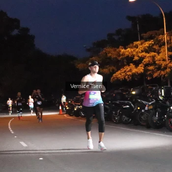Runner Photo 3706677