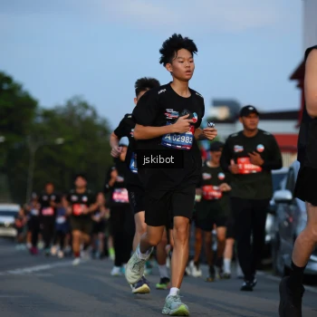 Runner Photo 3706680