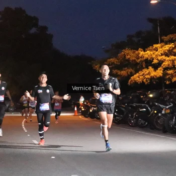 Runner Photo 3706683
