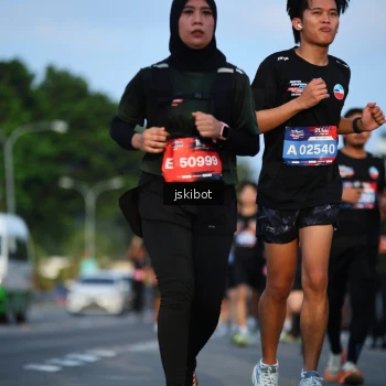 Runner Photo 3706693