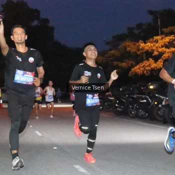 Runner Photo 3706699