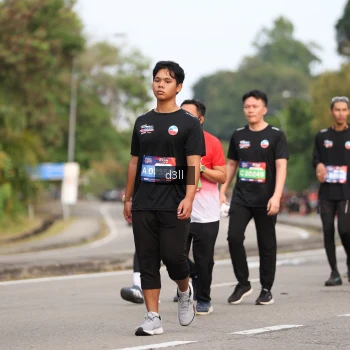 Runner Photo 3706736