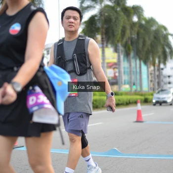 Runner Photo 3706746