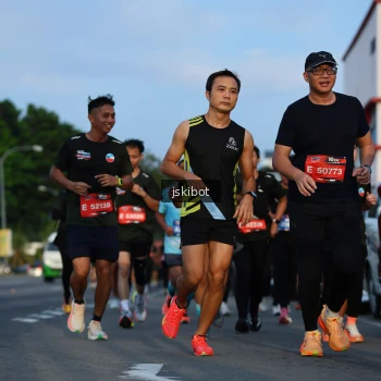 Runner Photo 3706779
