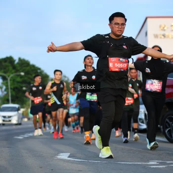 Runner Photo 3706782