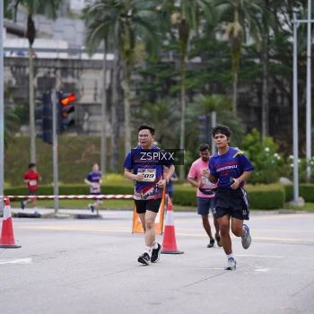 Runner Photo 3706813