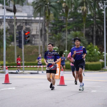 Runner Photo 3706843