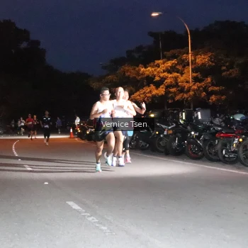 Runner Photo 3706880