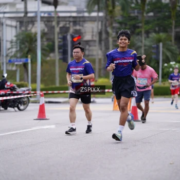 Runner Photo 3706888