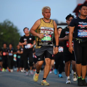 Runner Photo 3706916