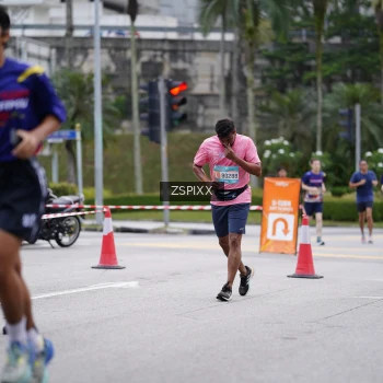 Runner Photo 3706928
