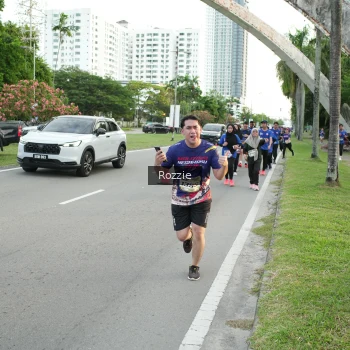 Runner Photo 3706946