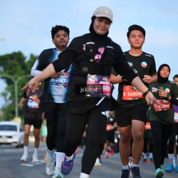 Runner Photo 3706953