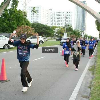 Runner Photo 3706996