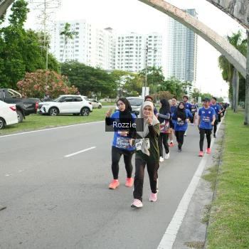 Runner Photo 3706997