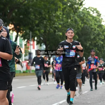 Runner Photo 3707003