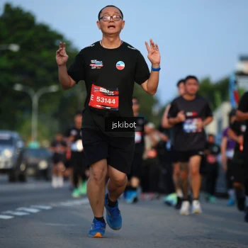 Runner Photo 3707071