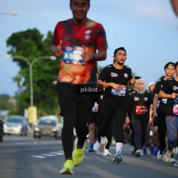 Runner Photo 3707695