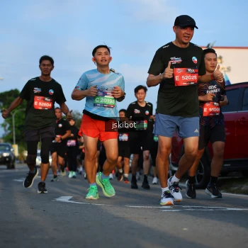 Runner Photo 3707913