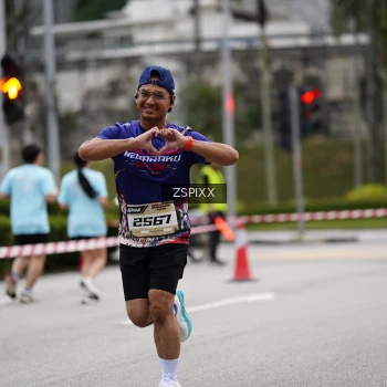 Runner Photo 3708004