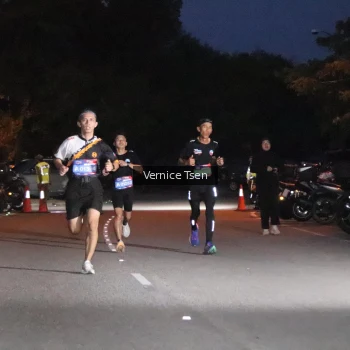 Runner Photo 3708043