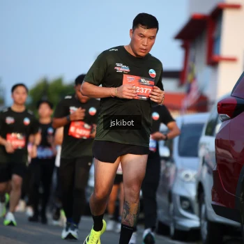 Runner Photo 3708096