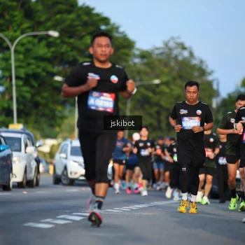 Runner Photo 3708153