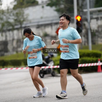 Runner Photo 3708176