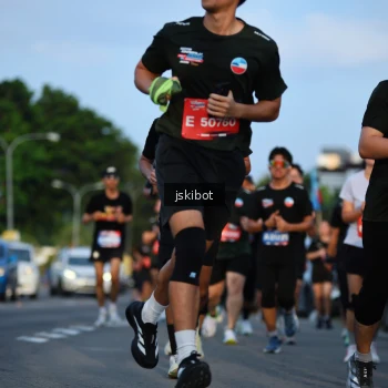Runner Photo 3708476