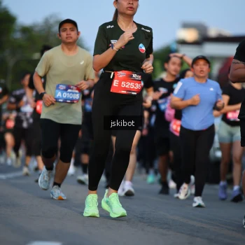 Runner Photo 3708543