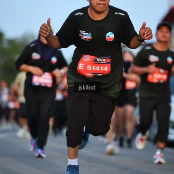 Runner Photo 3708579