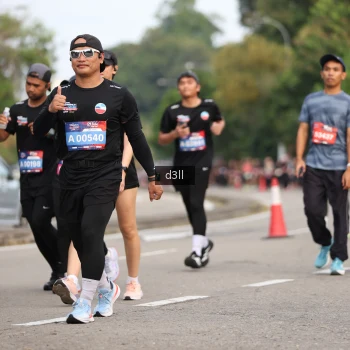 Runner Photo 3708773