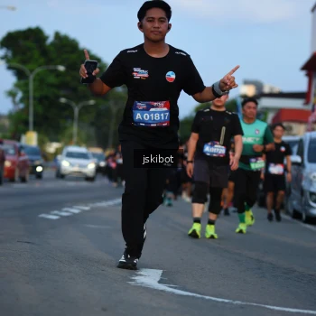 Runner Photo 3708779