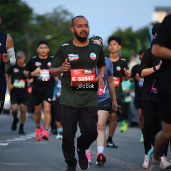 Runner Photo 3708825