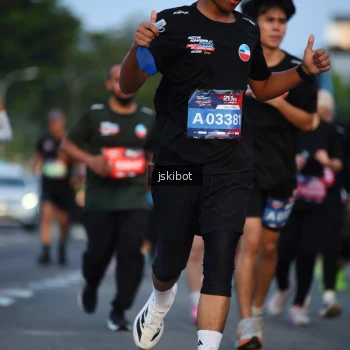 Runner Photo 3708846