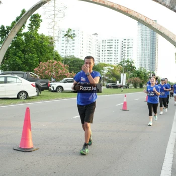 Runner Photo 3708996