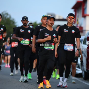 Runner Photo 3708999