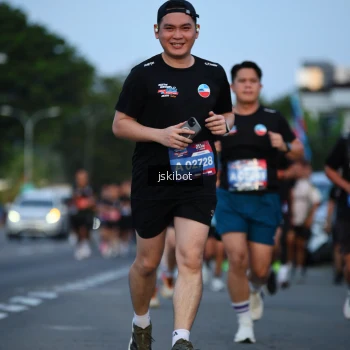 Runner Photo 3709075