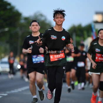 Runner Photo 3709087