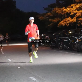 Runner Photo 3709110