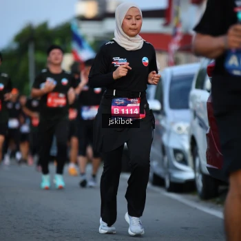 Runner Photo 3709172