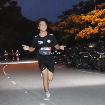 Runner Photo 3709375