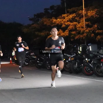 Runner Photo 3709387