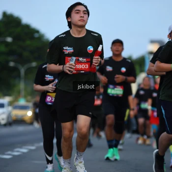 Runner Photo 3709486
