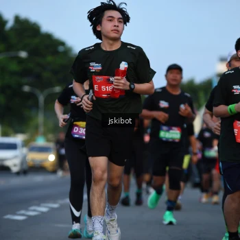 Runner Photo 3709499