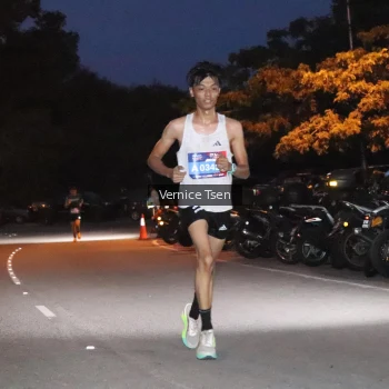 Runner Photo 3709629