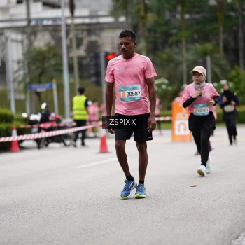 Runner Photo 3709662